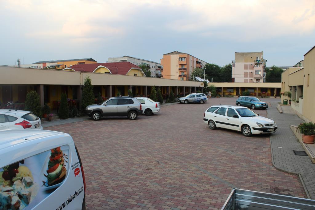 Motel Select Satu Mare Zewnętrze zdjęcie